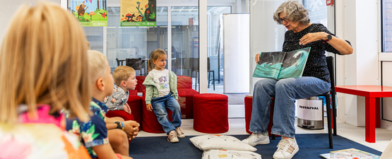 Voorleesvrijwilliger Britta: “Voorlezen geeft kinderen een rijke woordenschat.”