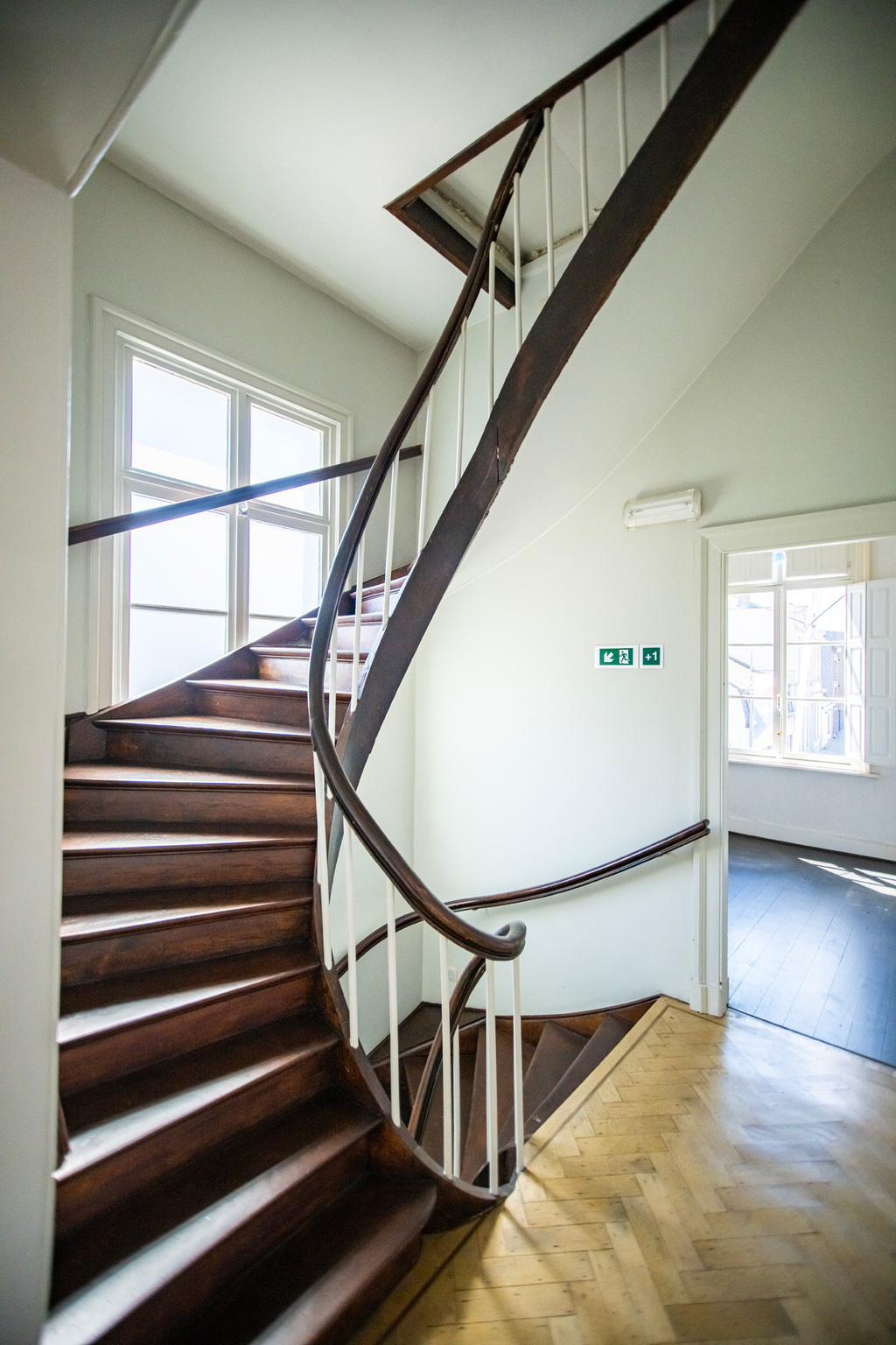 25.Oud-gemeentehuis Ruisbroek_trap naar zolder