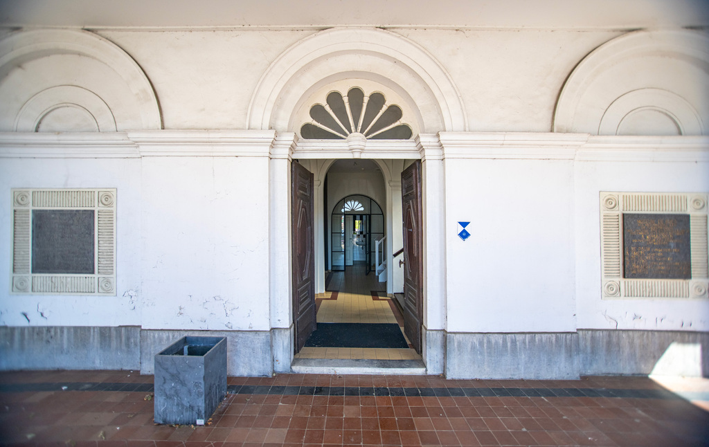 6.Oud-gemeentehuis Ruisbroek_portaal inkom