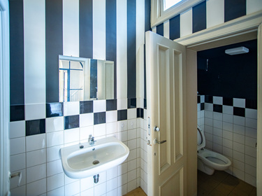14.Oud-gemeentehuis Ruisbroek_toilet gelijkvloers