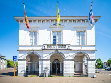 2.Oud-gemeentehuis Ruisbroek_voorgevel
