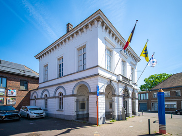 3.Oud-gemeentehuis Ruisbroek_gevel links