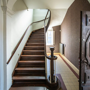 17.Oud-gemeentehuis Ruisbroek_trap naar 1ste verdiep