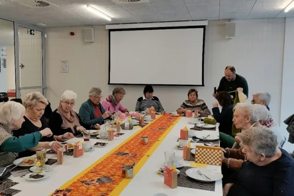 Creatieve babbelnamiddag met beweegmoment, 10-daagse geestelijke gezondheid.